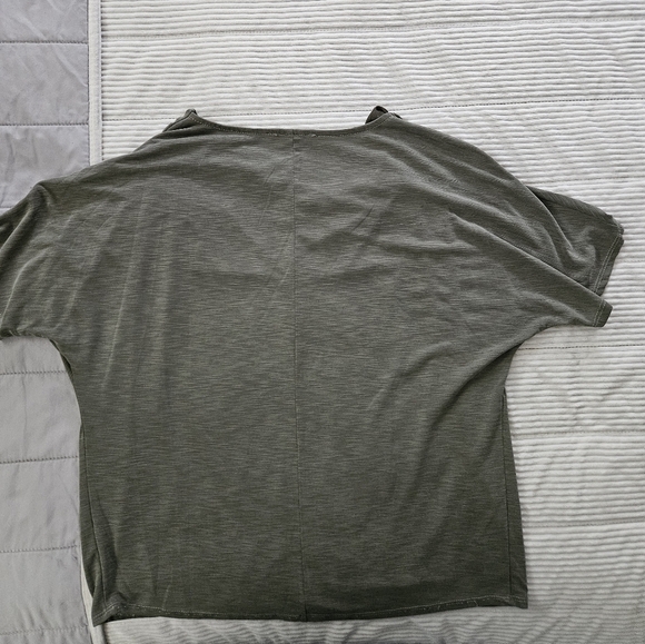 Green Envelope Elegant Olive Green Women's Top Size L - Picture 6 of 6